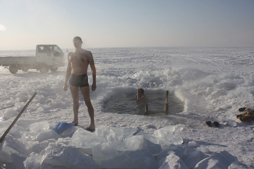 L'uomo è al freddo
